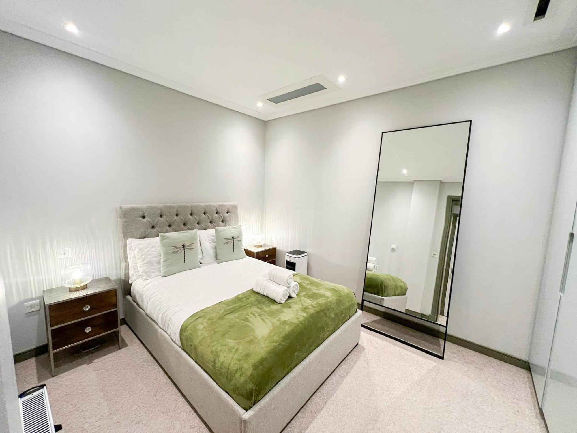 Posh 3 Bedroom Flat With Terrace And Indoor Fireplace In Mayfair, Near Hyde Park Londres Exterior foto