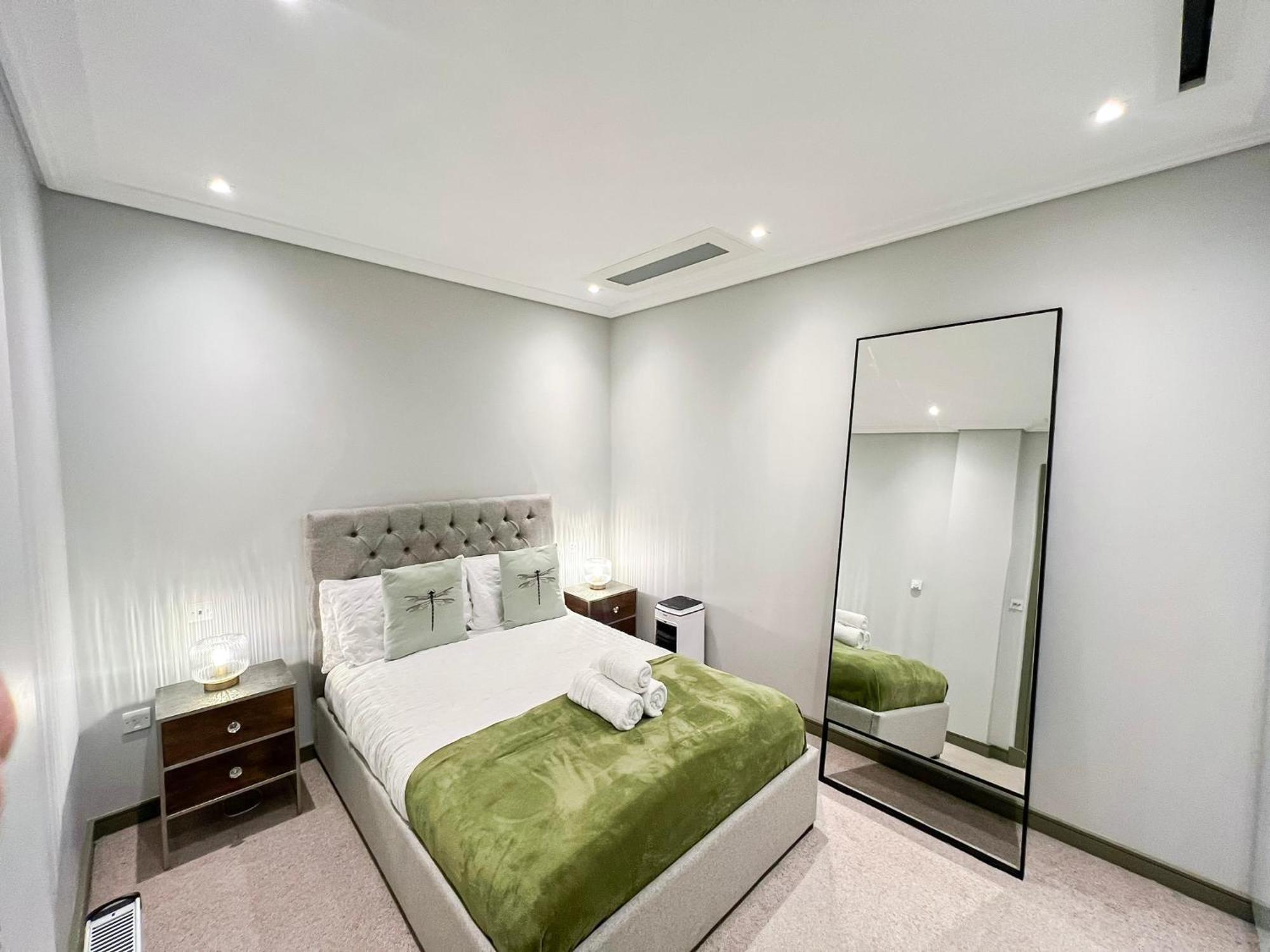 Posh 3 Bedroom Flat With Terrace And Indoor Fireplace In Mayfair, Near Hyde Park Londres Exterior foto